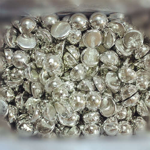 徐州無鉛錫半球,無鉛錫球,錫半球,無鉛焊錫球,無鉛錫全球,多種規格由客戶自由選擇焊錫產品